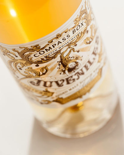 Compass Box Juveniles 46% — detalle de la etiqueta