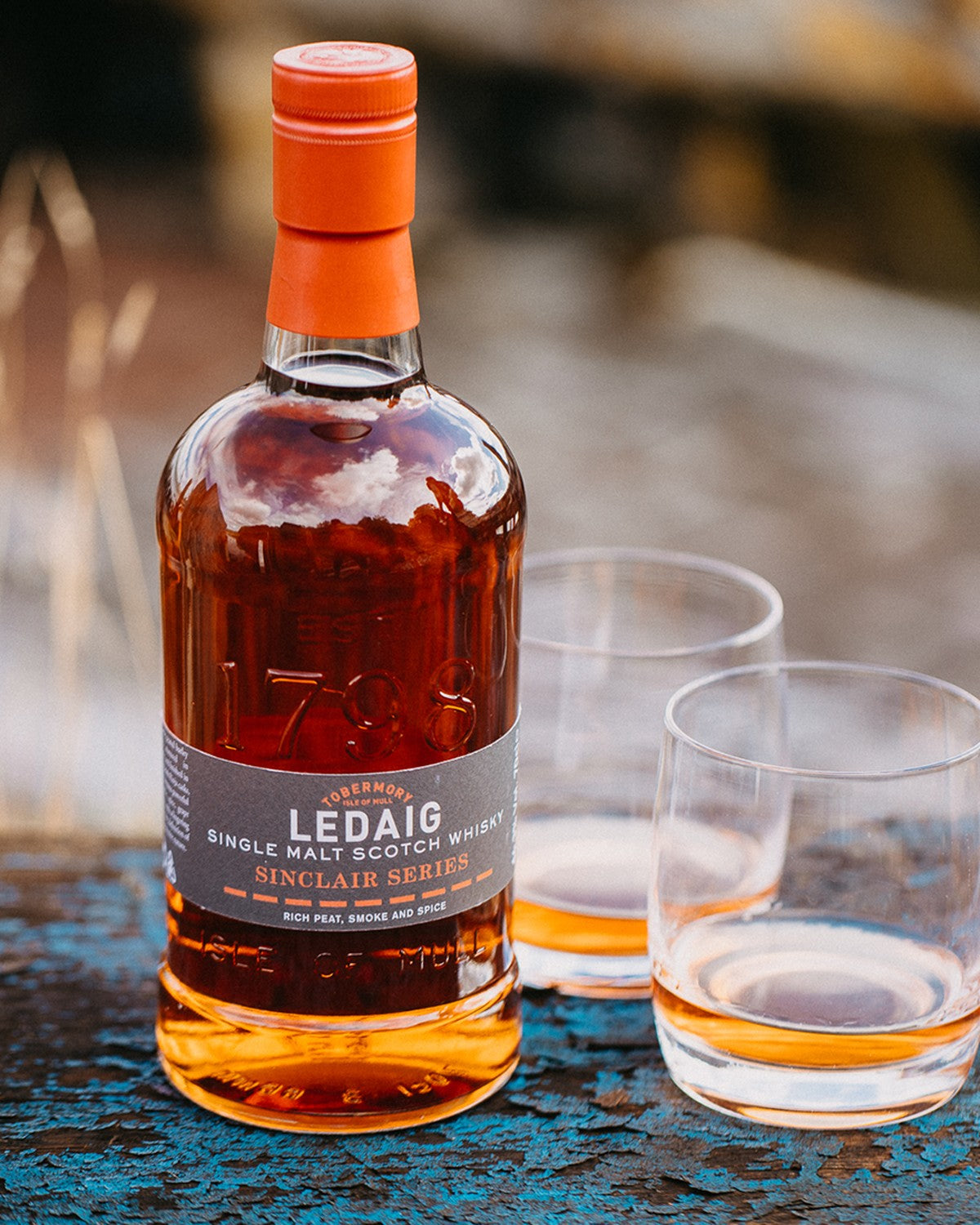 Ledaig Sinclair Series Rioja Cask 46.3% — con vasos